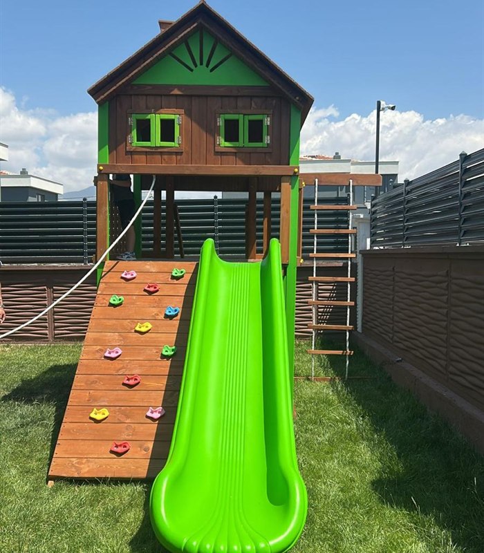 Ahşap Kulübe Oyun Parkı (Yeşil) AK1134