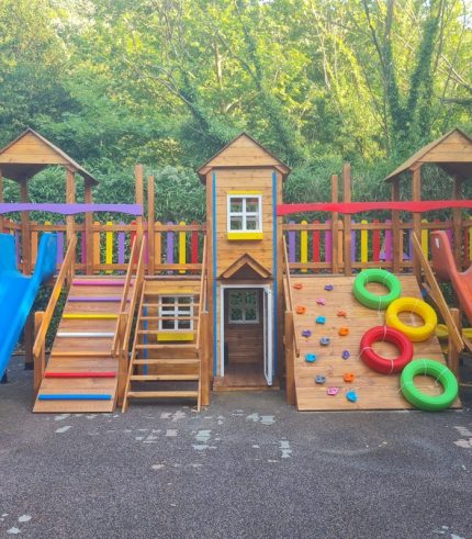 Ahşap 3 Kule Renkli Oyun Parkı AK1147